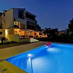 Luxury Semi-detached House With A Pool Near The Sea