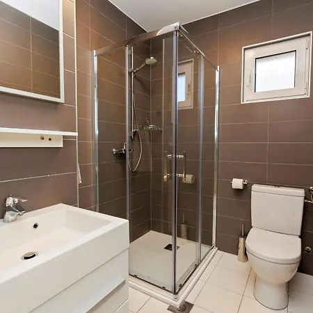 Luxury Semi-detached House With A Pool Near The Sea 펜션 *