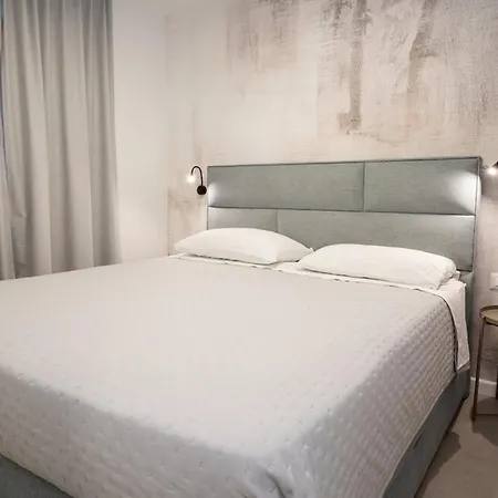 בית נופש Luxury Semi-detached House With A Pool Near The Sea